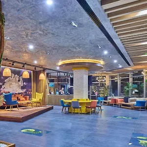 4* Отель Ibis Airport